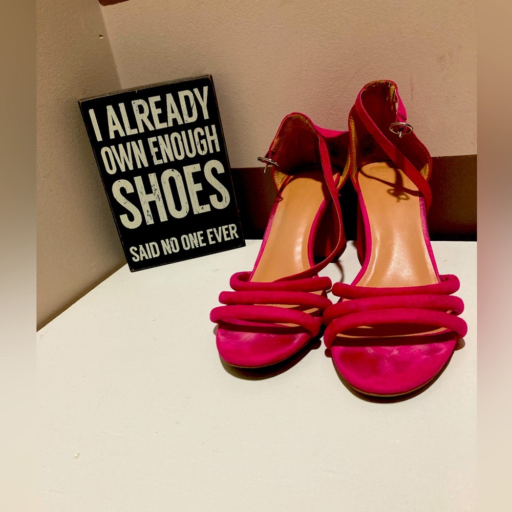 Fuschia/magenta heeled sandals
